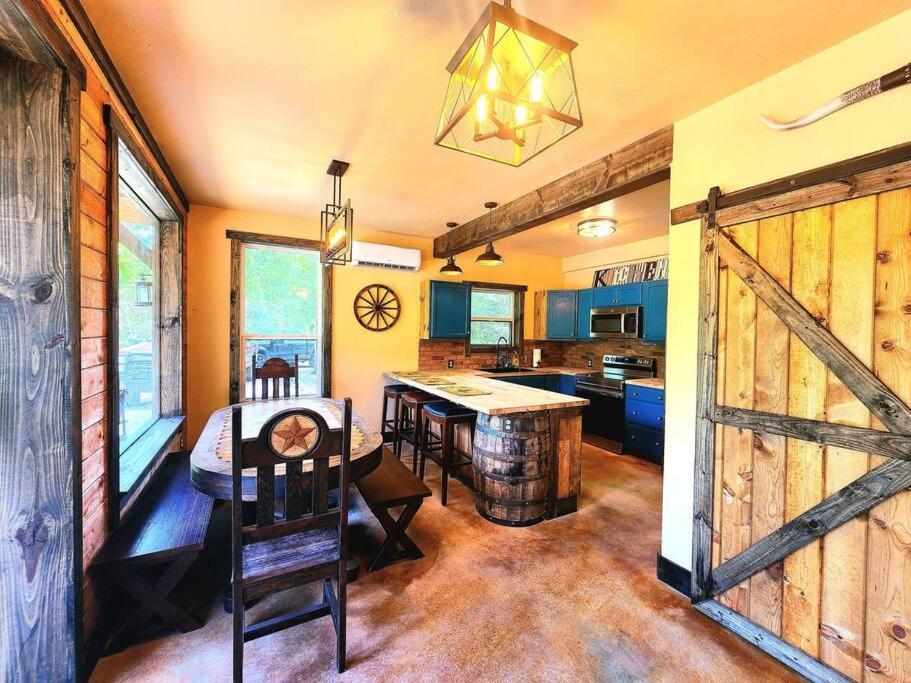 Waterfront Houston Hide Out In A Magical Forest Waller 外观 照片