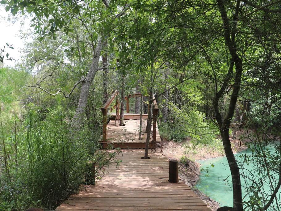 Waterfront Houston Hide Out In A Magical Forest Waller 外观 照片